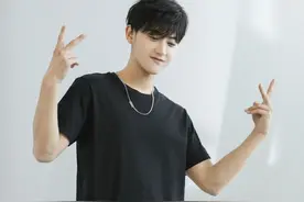 黄子韬化身街头酷boy 再现率性运动范图片