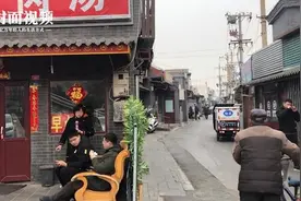 回访北京石头胡同小吃店老板：习主席来了之后生意特别好视频封面
