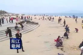 阳西月亮湾迎来节日旅游高峰图片