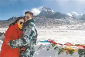 95后女孩上雪山阵地与恋人举行“婚礼”图片
