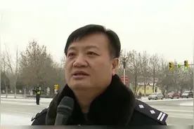 河北邯郸大雪纷飞，高速公路一度封闭，返程车辆大受影响！视频封面