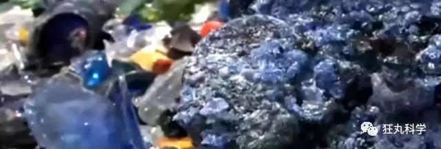 【荐读】玻璃球里的花纹怎么弄进去的？童年之谜终于解开了