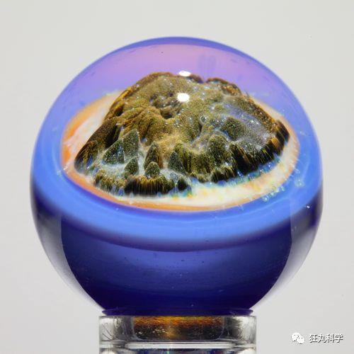 【荐读】玻璃球里的花纹怎么弄进去的？童年之谜终于解开了