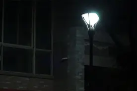 顾客付了钱宾馆却收不到，商家很疑惑，一看收款二维码“懵”了视频封面