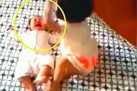 姐姐照顾新生儿弟弟，轮番巴掌呼过去！网友：有多大仇这样做图片