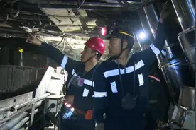 矿井下的新春坚守视频封面