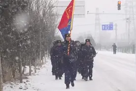 北京一场大雪后，森林消防拉练20公里视频封面