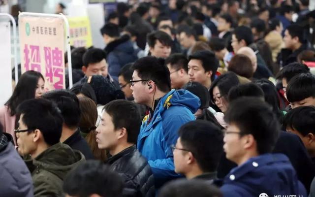 工资6950元，面向全国招500人！高中可报，不用笔试，期满转公务员！