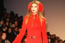 伊万卡小儿子招人疼！妈妈抱完小姨抱，连7岁阿拉贝拉也爱不释手图片