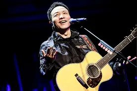许巍“无尽光芒“巡演首场深圳站售罄图片