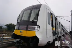 无人驾驶地铁亮相成都 预计明年底投运图片