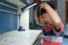 假期余额不足，你家的孩子补作业了吗？图片