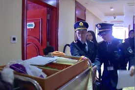 深圳千余家酒店被抽查，多家知名品牌“露马脚”，布草乱放存隐患视频封面