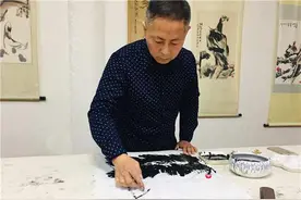 青岛这位牛人用指尖作画！意外的在收藏界火了图片