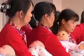 “二孩经济”下的母婴市场：有人2.6万请月嫂图片