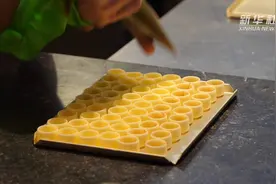 来比利时看看巧克力是如何制作的？视频封面