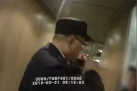 乘客动车上吸烟，致列车降速运行两分钟视频封面