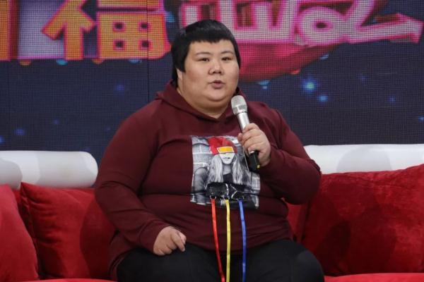 因为爱情！空军战士舍身救火全身烧伤，女大学生心生倾慕相守余生