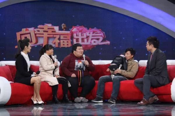 因为爱情！空军战士舍身救火全身烧伤，女大学生心生倾慕相守余生