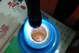 千元乔治史蒂夫热水器不到半年出现水锈 商家售后无人受理图片