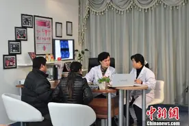 山大医学团队研究证明：冷冻胚胎移植能提高婴儿活产率图片