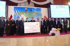 AI合成主播￨中企向伊拉克巴士拉省捐赠物资助力当地教育发展视频封面