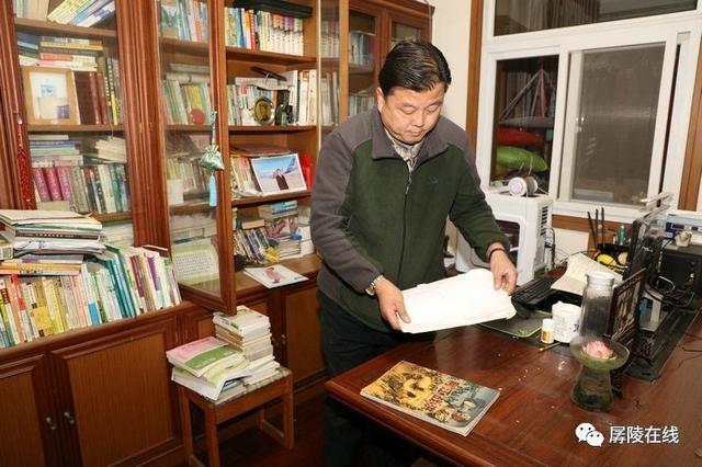 40多年藏书10万册……他收获了什么？