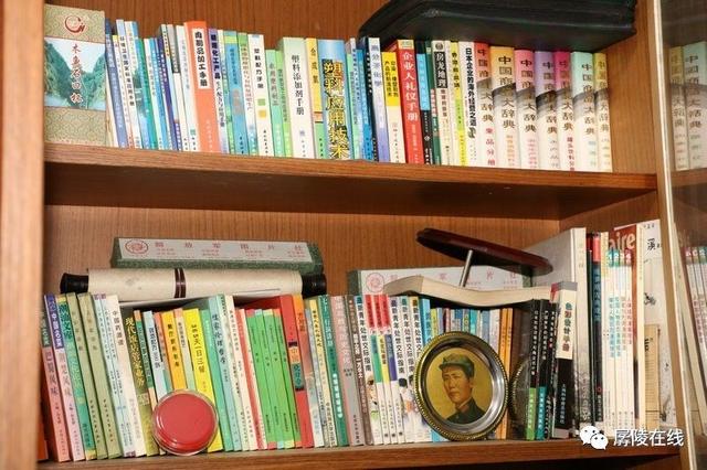 40多年藏书10万册……他收获了什么？