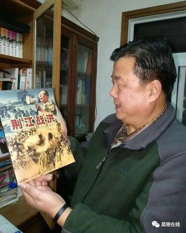 40多年藏书10万册……他收获了什么？