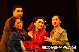 陕西秦腔表演艺术家李梅荣膺白玉兰戏剧表演艺术奖组委会特别奖图片