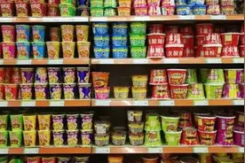 朋友圈疯传“方便面含多菌灵”？别让爸妈被这些食品谣言骗了！图片