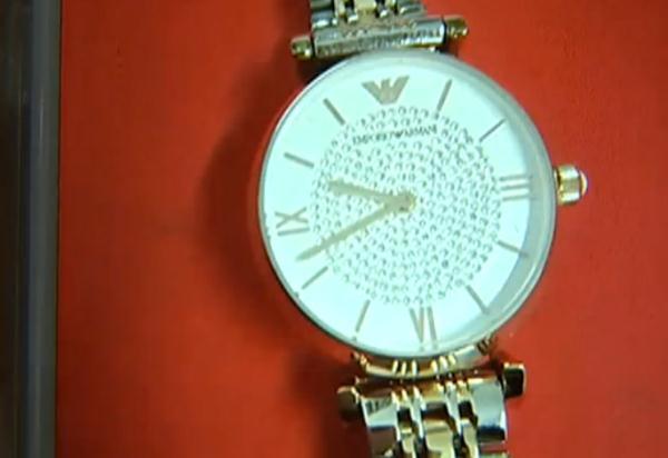 Ů���������ֱ���è�壬���������ֱ�����ŭ������ң���һ����