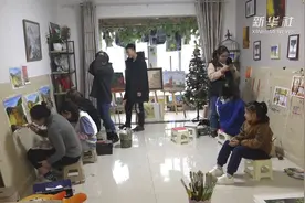 大三女生创业办画室  月收入最高过万视频封面
