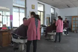 六姐妹理发28年，6元一次15年未涨视频封面