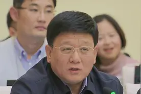 境外医生在华行医无统一资质！国家卫健委有关负责人鞠躬道歉视频封面