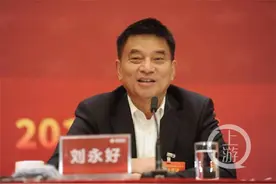 靠猪饲料起家的新希望集团 最早想办的是电子厂图片