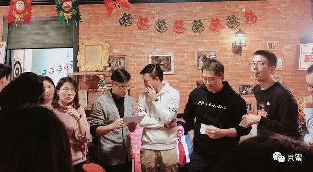 京蜜丨跟真的企鹅一起吃饭，这样的餐厅有多少安排多少吧