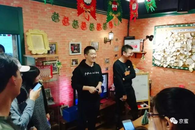 京蜜丨跟真的企鹅一起吃饭，这样的餐厅有多少安排多少吧