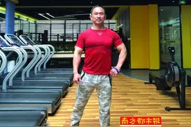 患抑郁症后“恋”上健身 53岁学霸程序员健美比赛夺大奖图片
