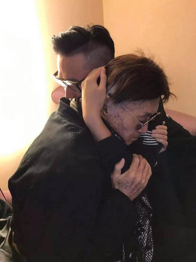 一切终归尘土，以他想要的方式结束