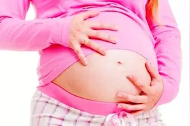孕妇摸肚子讲究多，掌握正确方法才是对胎儿好，你摸对了吗？图片