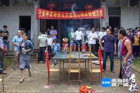 澄迈大美村“长寿明星”多 实拍祭祖孝老民俗图片