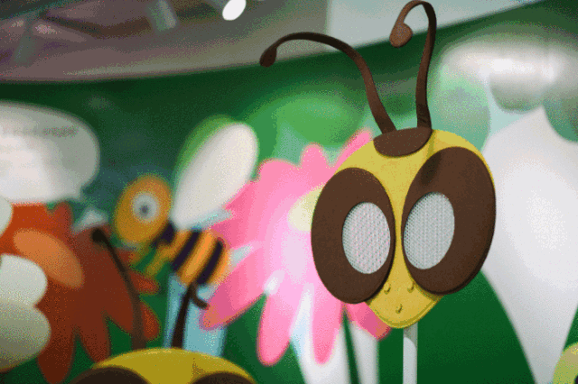 内含福利！等你来撒欢！大到罕见的魔都“奇迹城堡”里，巨型花海已达颜值巅峰！还有“神奇动物”出没呢！