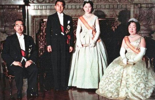 关于天皇退位，你最想知道的8个问题，答案全在这