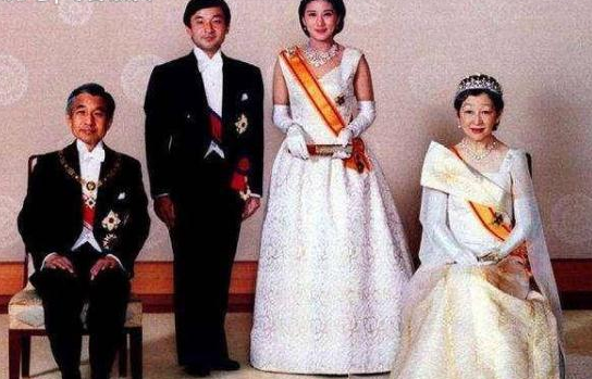 关于天皇退位，你最想知道的8个问题，答案全在这