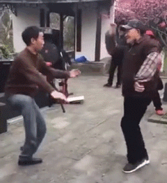 跳琵琶行、极乐净土...你见过这么妖娆的奥特曼吗？