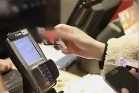 银行卡办理默认开通免密支付？3·15晚会曝光闪付存隔空盗刷隐患