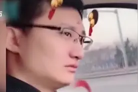 孩子第一天上幼儿园 爸爸跟奶奶视频时嚎啕大哭 视频走红网络！视频封面