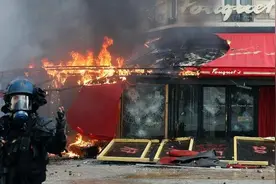 巴黎再现暴力：黄背心打砸香榭丽舍商铺视频封面