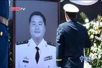陕西籍飞行员任永涛魂归故里 数百民众现场缅怀英烈视频封面